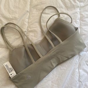 Lululemon like a cloud bra